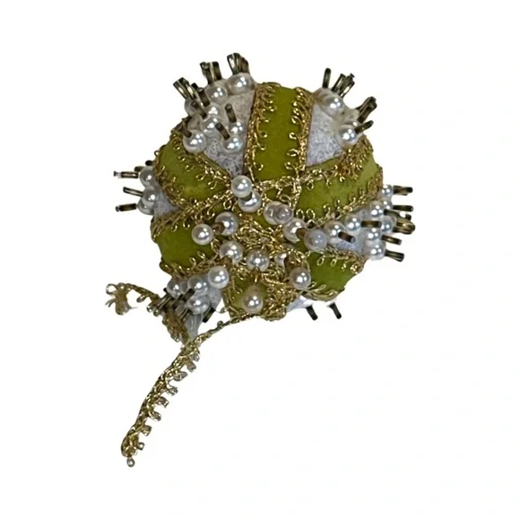 Rare Vintage Handmade Pin & Beaded Sequin Ornaments - Picture 5 of 7